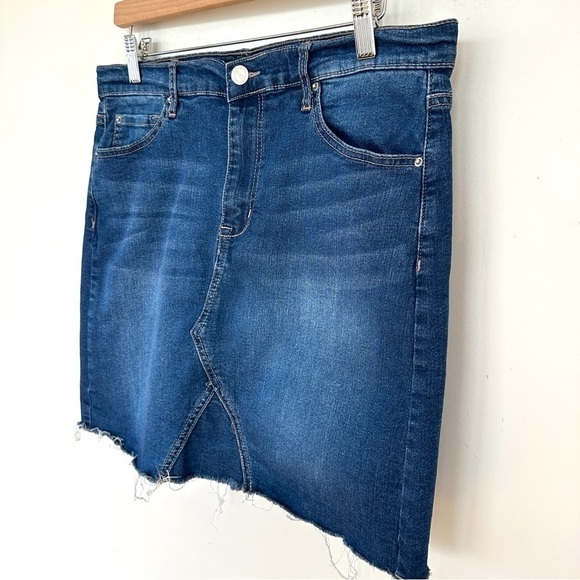 Nanette Lepore mini skirt with frayed hem, stretch denim fabric  blend - Picture 4 of 12